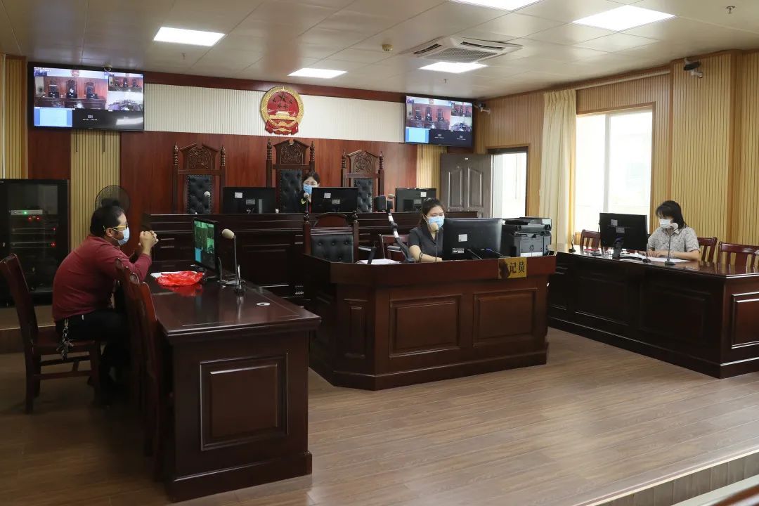 ����ϊⱥ�ڰ�ʵ�¡���ͷ��ժ�ɹ�����һ������ȩ���װ�